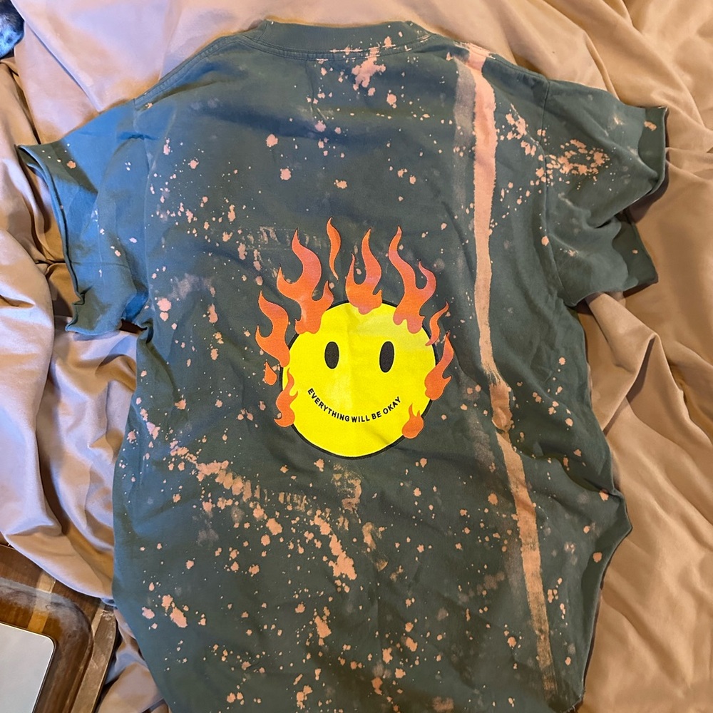 Pebby Forevee Green and Peach Bleach Splatter Side Slit Tee